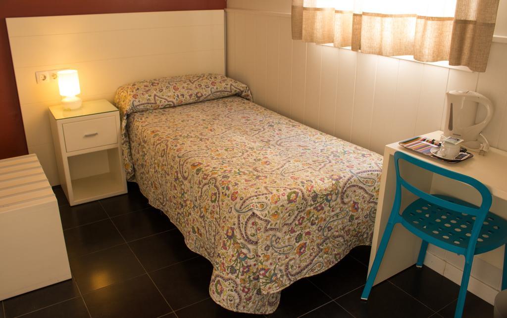 Hostal San Vicente II Seville Exterior photo